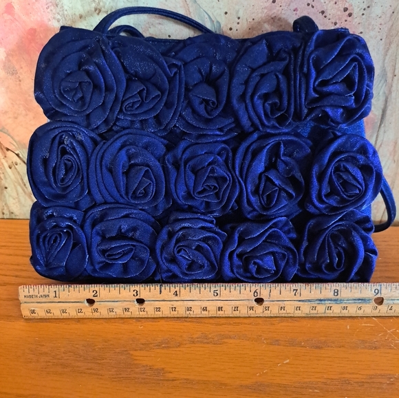 Navy Blue 1980's Vintage Rosette 9 X 6" Clutch with Strap - Picture 4 of 6